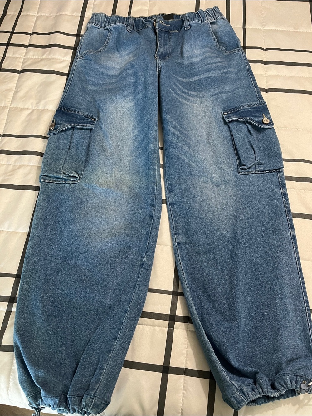 Woman Uni Blue Cargo Jogger Jeans